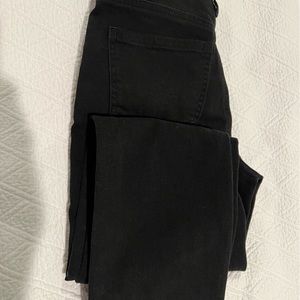 Sanctuary demin size 25. High rise good vibes crop straight leg. Frayed edge.